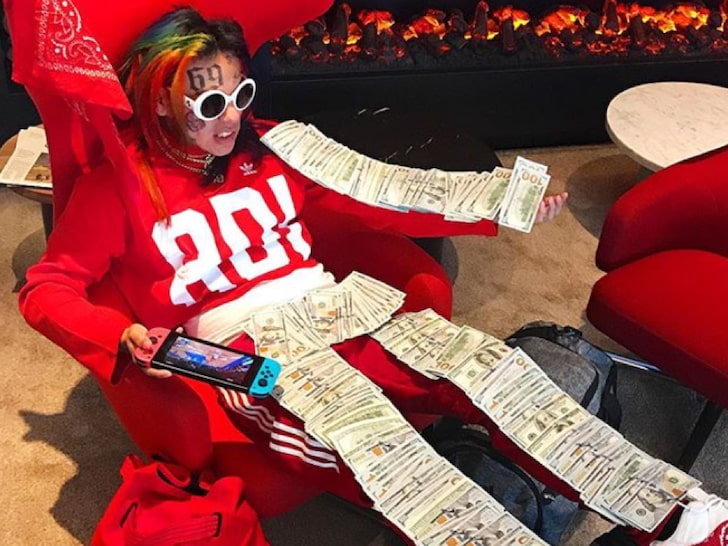 increible descubre como tekashi 6ix9ine regala dinero a sus fans en este revelador post
